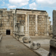 Kafarnaum - Ruiny białej synagogi