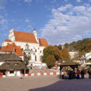 Kazimierz Dolny - rynek z kościołem