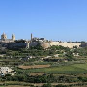 Malta_-_Mdina_(Triq_San_Oswald)_02_ies