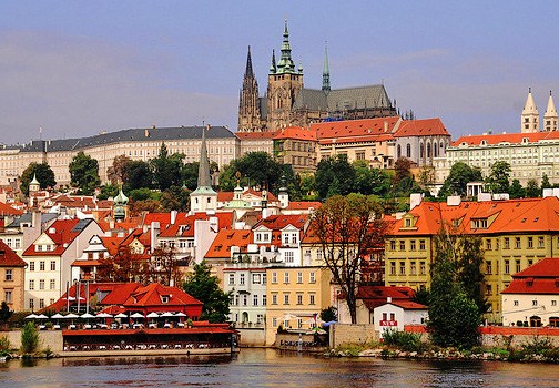 Panorama Pragi ze zdjęć programu Adršpach – Praga – Kutná Hora